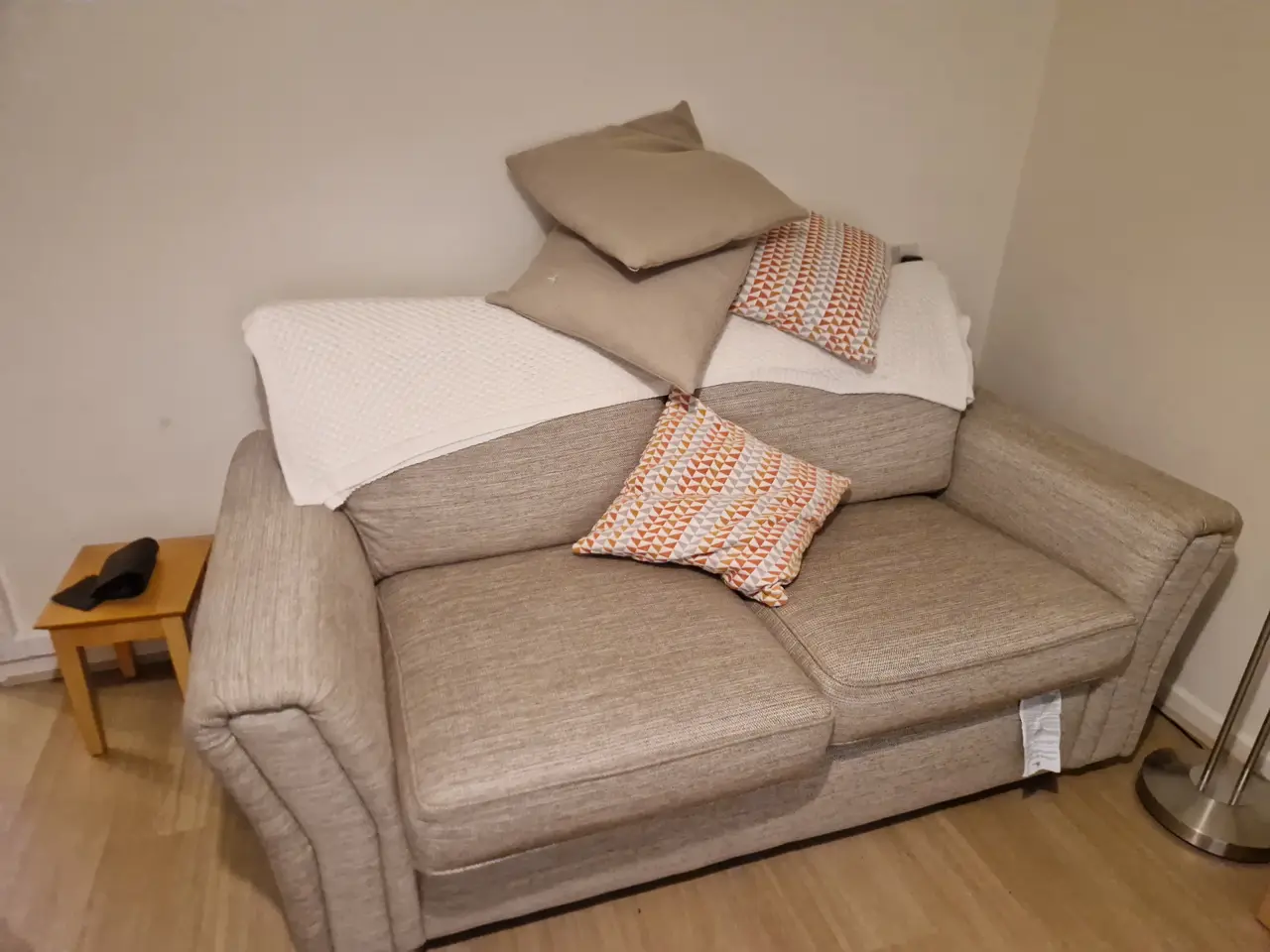 Second sofa and soft furnishings before clearance